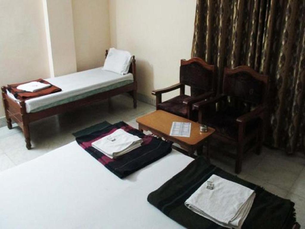 بهادراتشالام Hotel Geethanjali Residency المظهر الخارجي الصورة